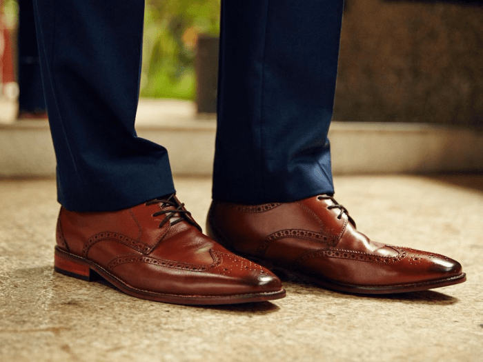 Mens brown pointed dress shoes