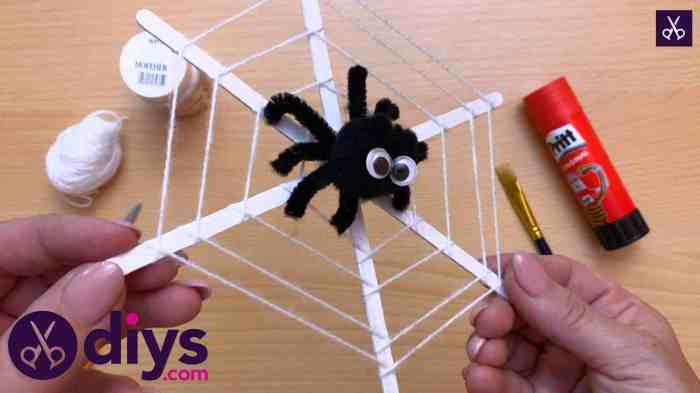 How to make a spider web decoration