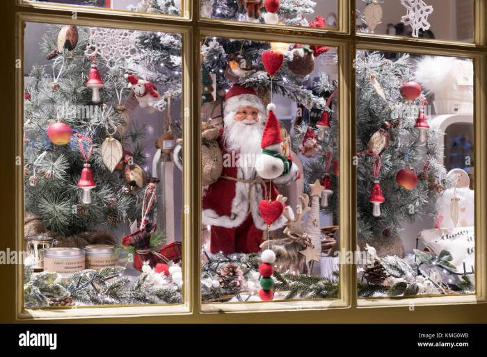 How to decorate shop window for christmas