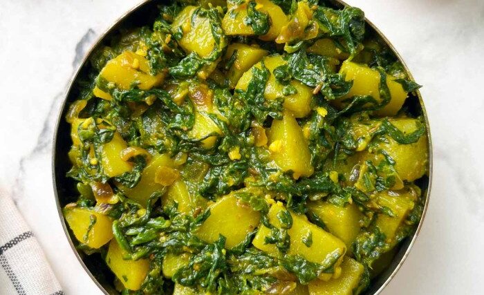 How to cook aloo palak pakistani style