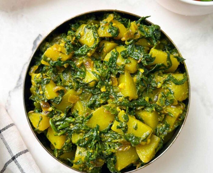 How to cook aloo palak pakistani style