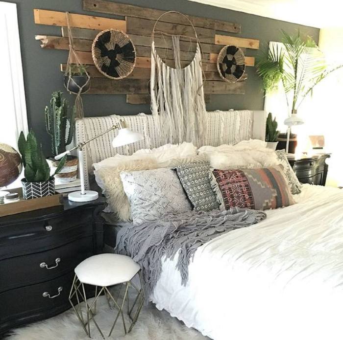 What is boho chic decorating style