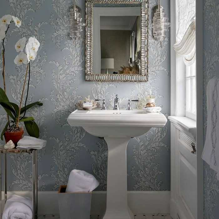 How to decorate a tiny bathroom powder room